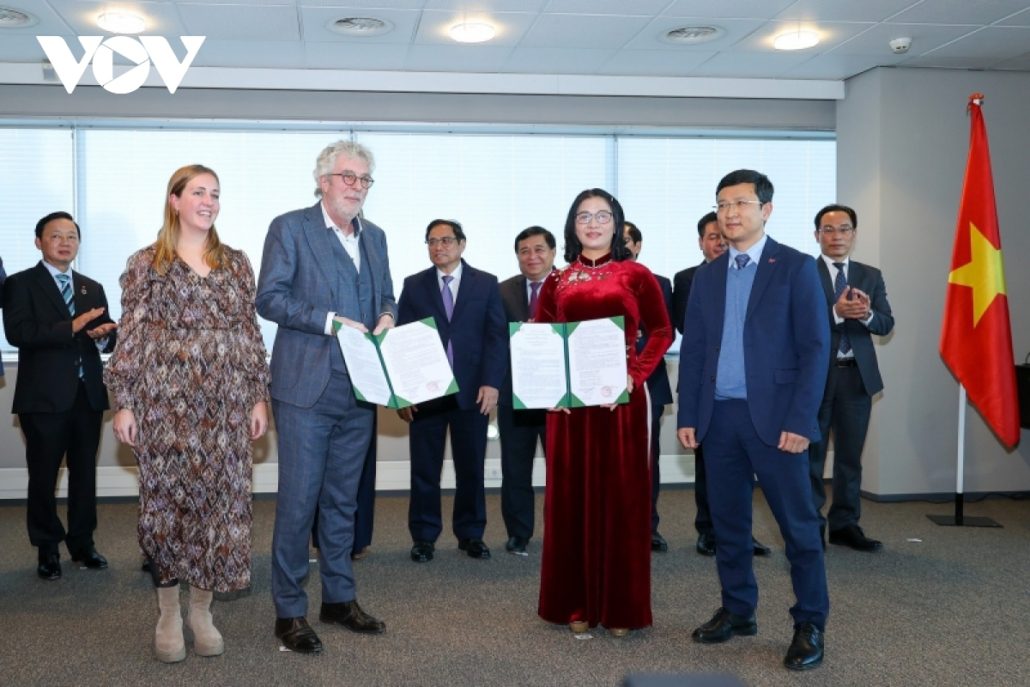 Hiệp hội Hợp tác Kinh doanh Nông nghiệp Hà Lan – Việt Nam và Học viện Nông nghiệp Việt Nam ký kết Thỏa thuận Hợp tác trao đổi tri thức và chuyển giao công nghệ